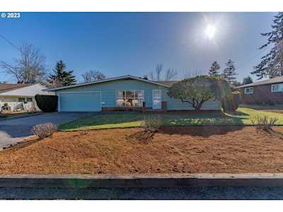 1236 Redwood ST Salem, OR 97304