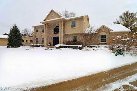 24466 Nottingham Dr Novi, MI 48374