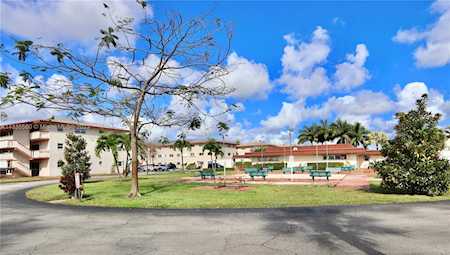 5300 Washington St #Q302 Hollywood, FL 33021