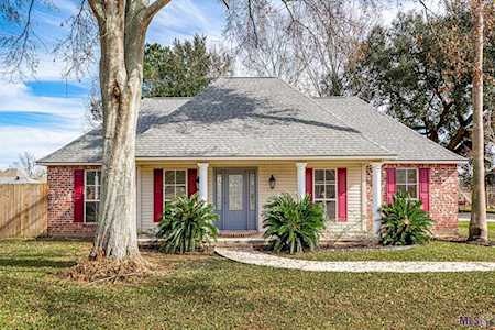 14498 Whispering Oaks Dr Gonzales, LA 70737