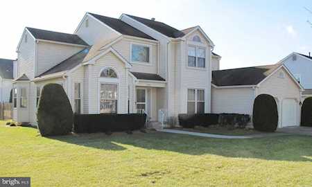 2203 Derby Dr Cinnaminson, NJ 08077