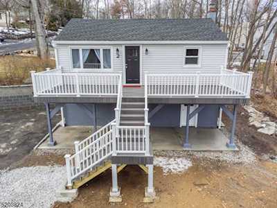2 S Parkway Jefferson Twp., NJ 07885