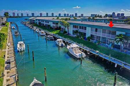 121 Wettaw Lane #214 North Palm Beach, FL 33408