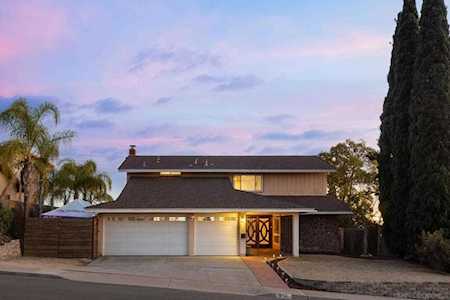 8741 Blue Lake Dr San Diego, CA 92119