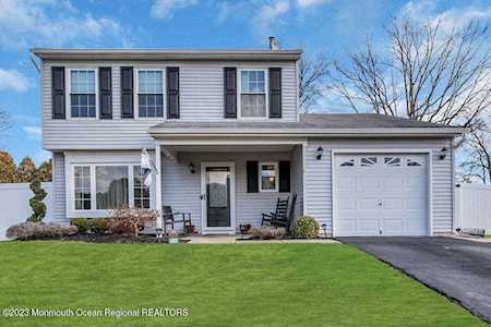 74 Starlight Rd Howell, NJ 07731