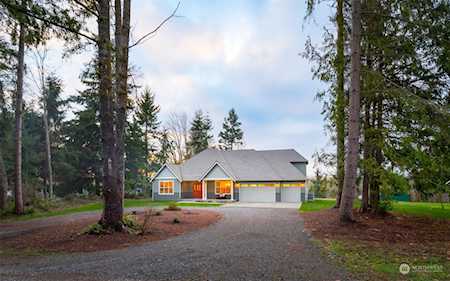 27593 Heavenly Place NE Kingston, WA 98346