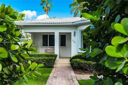741 NE 87th St Miami, FL 33138