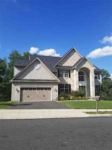 4246 Cumorah Ave Center Valley, PA 18034