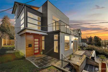 5210 13th Ave S Seattle, WA 98108