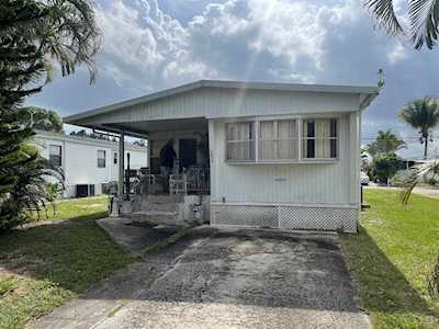 4048 S 88th Court Boynton Beach, FL 33436
