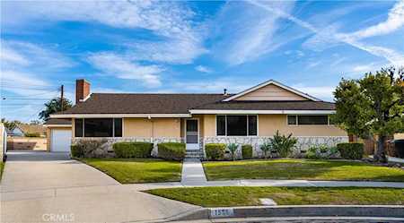 1586 W Mells Ln Anaheim, CA 92802