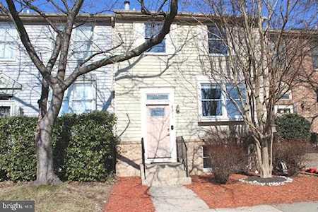6311 Betsy Ross Ct Centreville, VA 20121