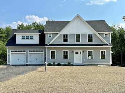 42 Signature Dr Barrington, NH 03825