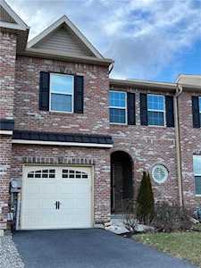 1528 Tarpan Ln Allentown, PA 18104