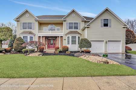 112 Mesa Verde Ln Howell, NJ 07731