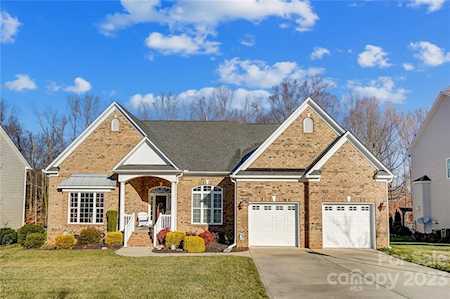 121 Willowbrook Dr Mooresville, NC 28115