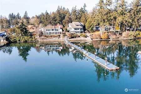 2710 Yacht Haven Way Bremerton, WA 98312