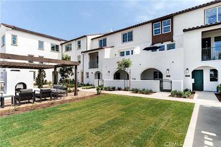 1483 Azalea Circle Gardena, CA 90247