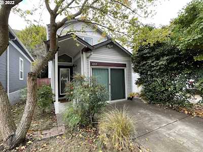 4215 NE Cleveland AVE Portland, OR 97211