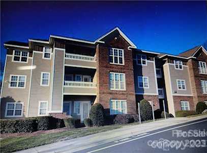9909 Campus Walk Ln Charlotte, NC 28262