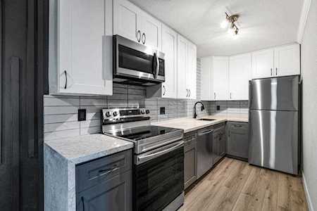 2809 E Los Felices #212 Palm Springs, CA 92262