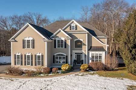19 Orchard Rd Southborough, MA 01772