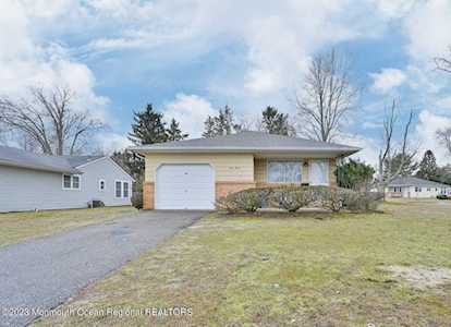 43 Barbuda St Toms River, NJ 08757