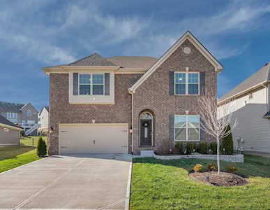 304 Rowanberry Dr Nicholasville, KY 40356