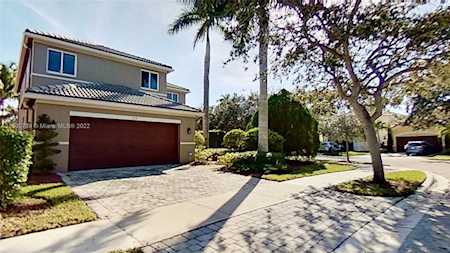 719 Bald Cypress Rd Weston, FL 33327