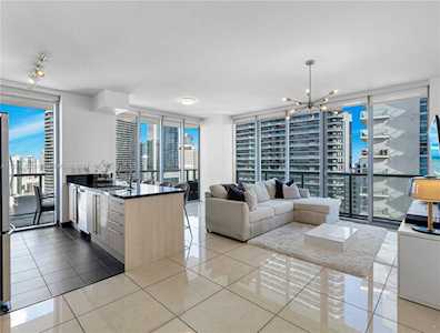 1111 SW 1st Ave #UPH4020- Miami, FL 33130