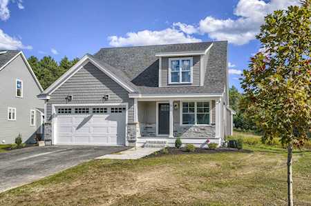 10 Shetland Rd Londonderry, NH 03053