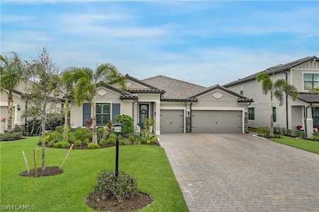 17624 Kinzie Ln Estero, FL 33928