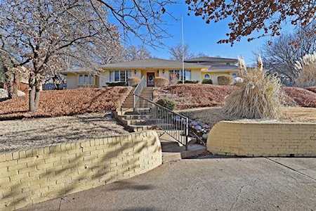 2405 Drawbridge Drive Arlington, TX 76012