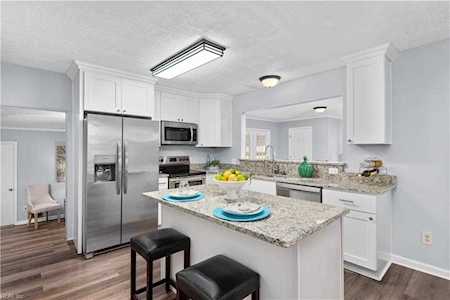 568 Viking Dr Newport News, VA 23602