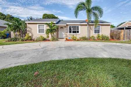 1334 59th St N St. Petersburg, FL 33710
