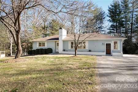 280 Crabapple Hill Ln Hendersonville, NC 28792