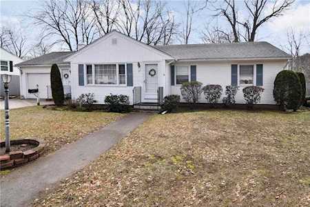 31 Benjamin Dr North Providence, RI 02904
