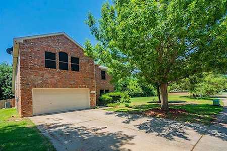 5935 Waterford Drive Grand Prairie, TX 75052