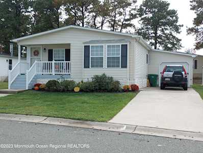 903 Oak Ridge Terrace Whiting, NJ 08759