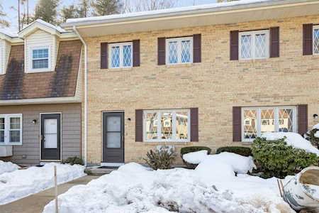 98 Golfview Dr #98 Manchester, NH 03102