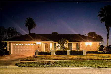 525 Island WAY Clearwater, FL 33767