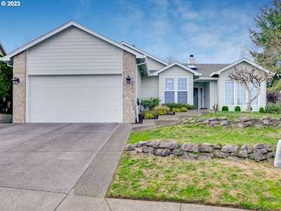 12957 SE Kronan DR Clackamas, OR 97015