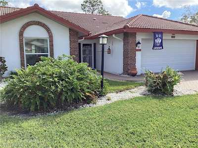 542 Countryside Dr Naples, FL 34104