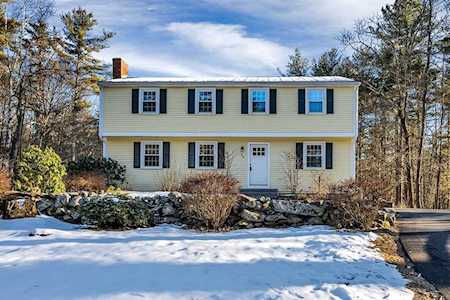26 Eliot Dr Stow, MA 01775
