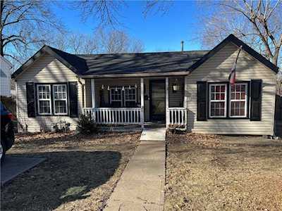 2 NW Lakeview Blvd Lee's Summit, MO 64063