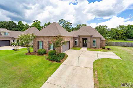16112 Magnolia Bluff Ct Baton Rouge, LA 70817