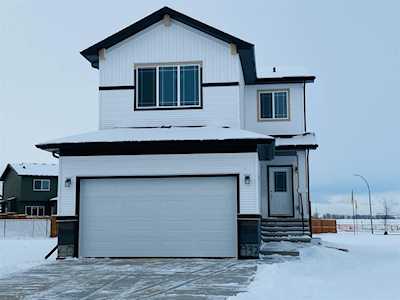 932 Hampshire Crescent NE High River, AB T1v 0E4