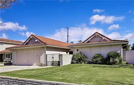 21772 Kaneohe Ln Huntington Beach, CA 92646