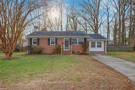 212 Larissa Dr Newport News, VA 23601