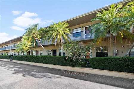 5925 Terrace Park Dr N #202 St. Petersburg, FL 33709